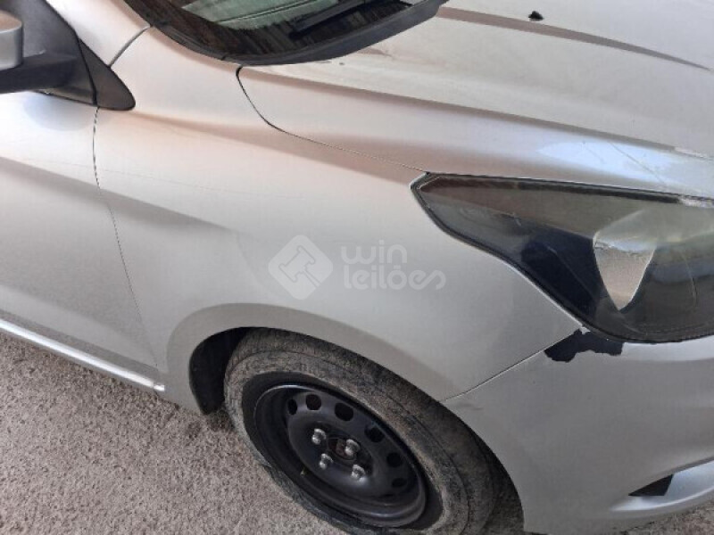 FORD/KA SE 1.0 12V MT — foto 16 de 26