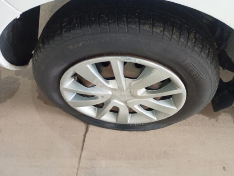 RENAULT/SANDERO AUTHENTIQUE FLEX 1.0 12V5P MT — foto 24 de 30