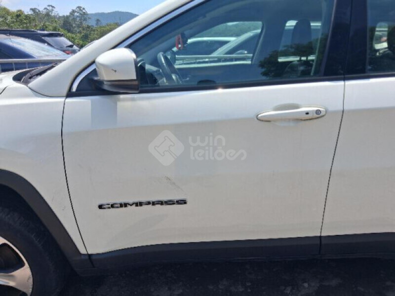 JEEP/COMPASS LONGITUDE 2.0 TB AT — foto 8 de 27