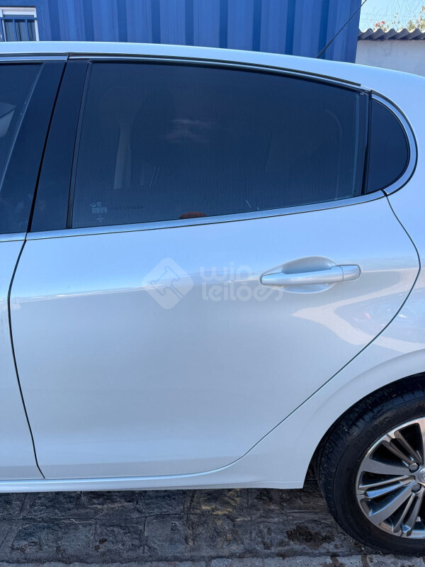 PEUGEOT/208 GRIFFE 1.6 16V FLEXSTART AUT — foto 15 de 27