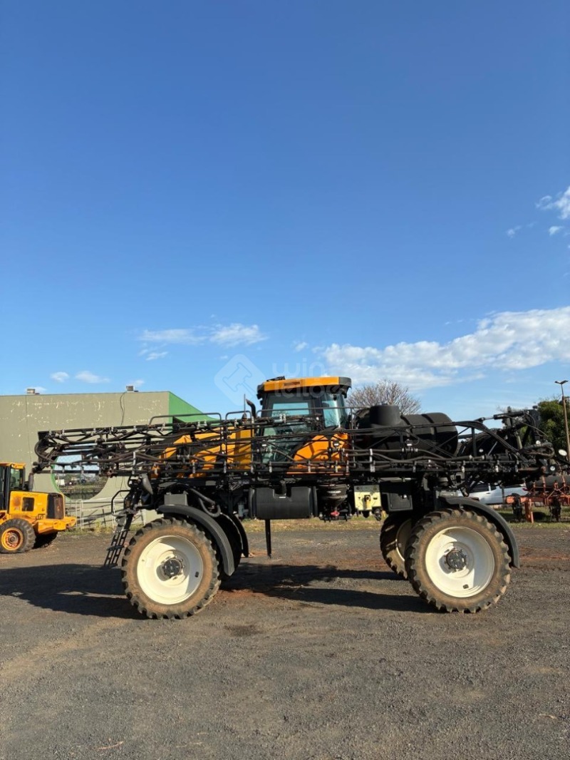 VALTRA BS2225H PULVERIZADOR AUTOPROPELIDO — foto 3 de 11