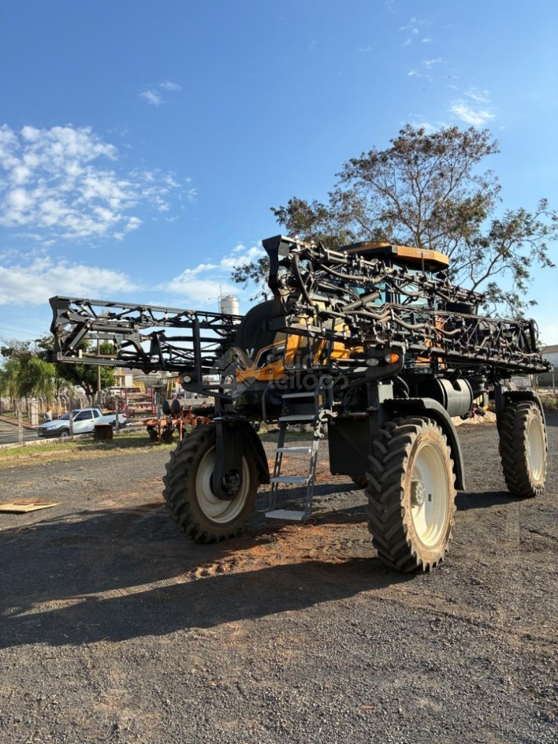 VALTRA BS2225H PULVERIZADOR AUTOPROPELIDO — foto 4 de 11