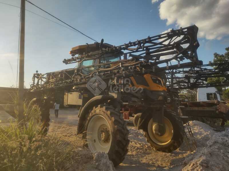 VALTRA BS2225H PULVERIZADOR AUTOPROPELIDO — foto 4 de 8