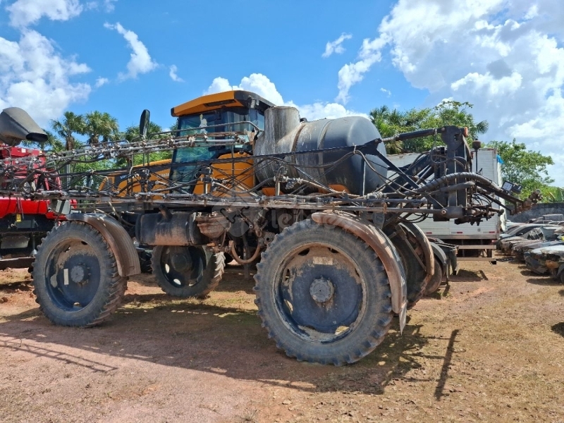 VALTRA VT BS3020 H PULVERIZADOR AUTOPROPELIDO — foto 4 de 8