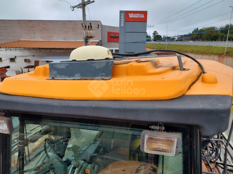 VALTRA BS 3020 PULVERIZADOR AUTOPROPELIDO — foto 7 de 9