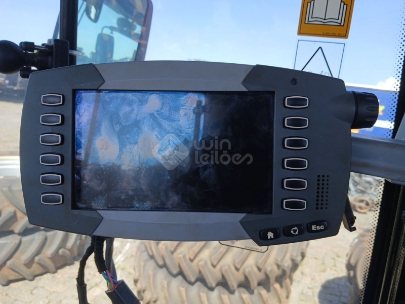 VALTRA T230 (4X4) TRATOR — foto 3 de 7