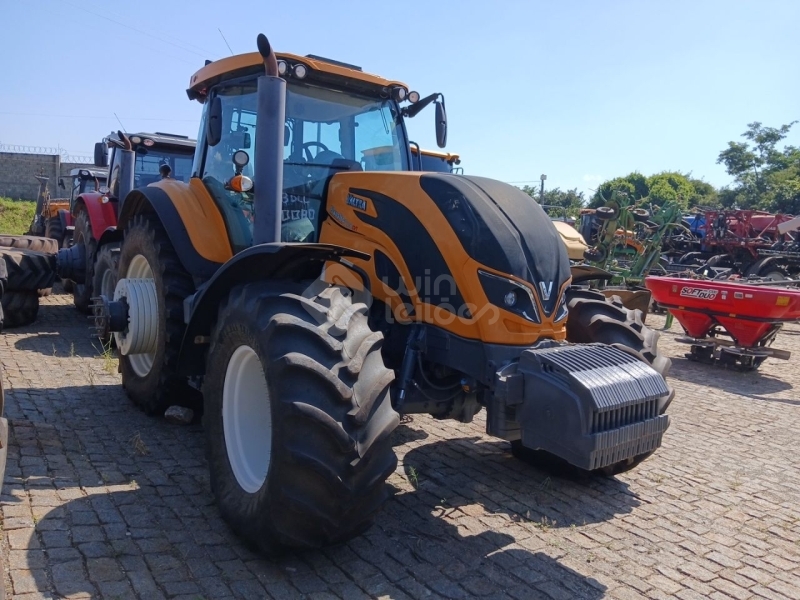 VALTRA T230 (4X4) TRATOR — foto 6 de 7