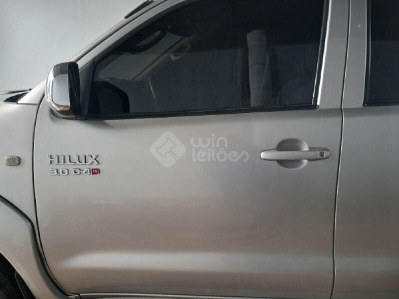 TOYOTA/HILUX CAB.DUPLA SRV-AT 4X4 3.0TB-IC 16V N.SERI — foto 14 de 25