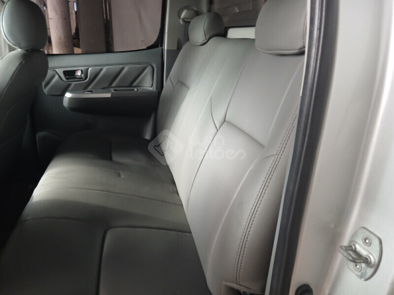 TOYOTA/HILUX CAB.DUPLA SRV-AT 4X4 3.0TB-IC 16V N.SERI — foto 20 de 25