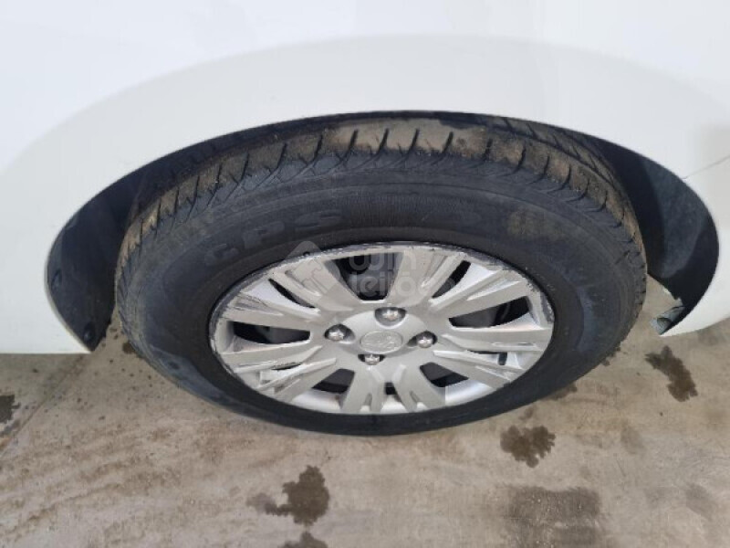 FORD/KA + SEDAN SE 1.5 12V MT — foto 9 de 26