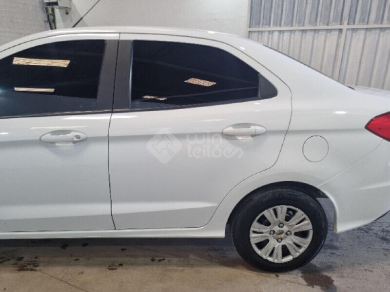 FORD/KA + SEDAN SE 1.5 12V MT — foto 11 de 26