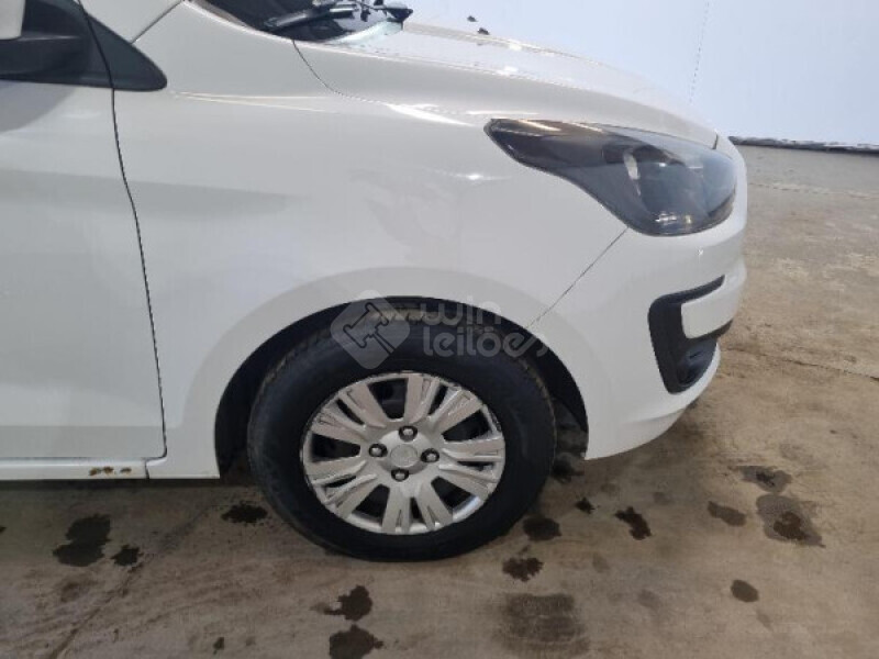 FORD/KA + SEDAN SE 1.5 12V MT — foto 16 de 26