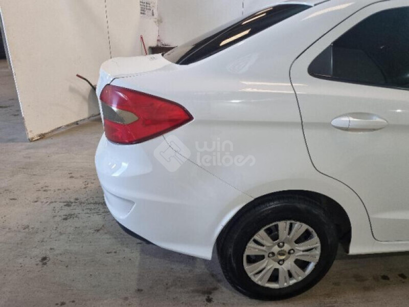 FORD/KA + SEDAN SE 1.5 12V MT — foto 18 de 26