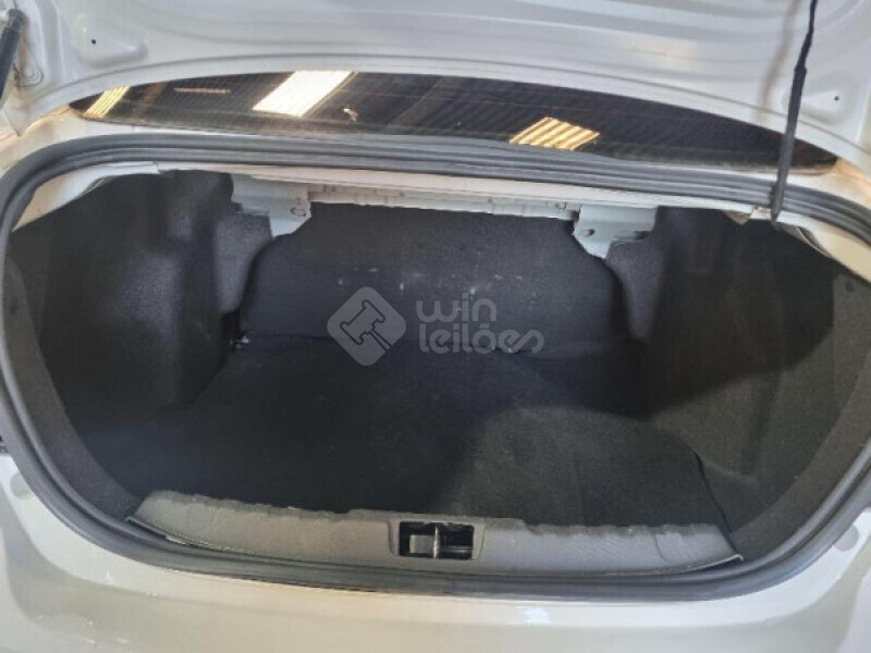 FORD/KA + SEDAN SE 1.5 12V MT — foto 26 de 26