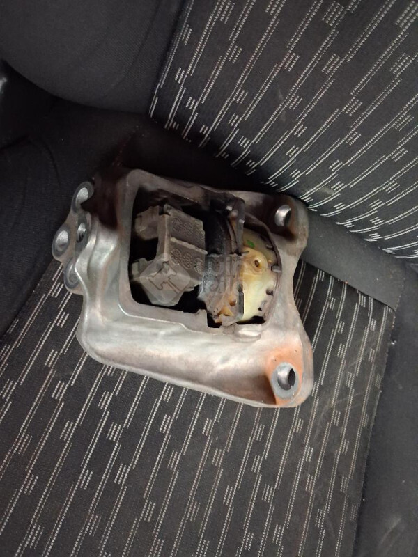 FORD/KA + SE 1.0 12V MT — foto 6 de 24