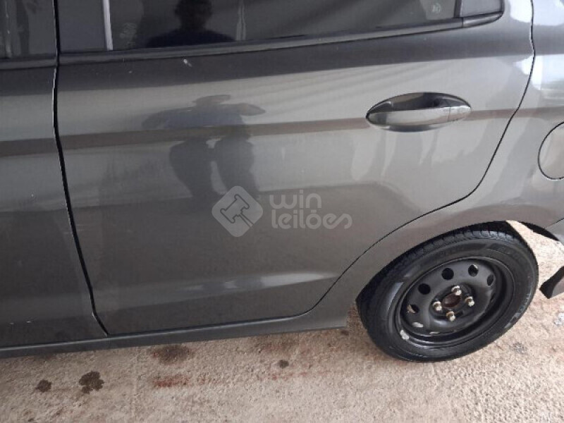 FORD/KA + SE 1.0 12V MT — foto 11 de 24