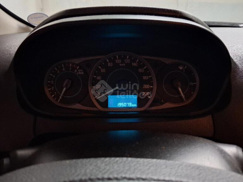 FORD/KA + SE 1.0 12V MT — foto 14 de 24