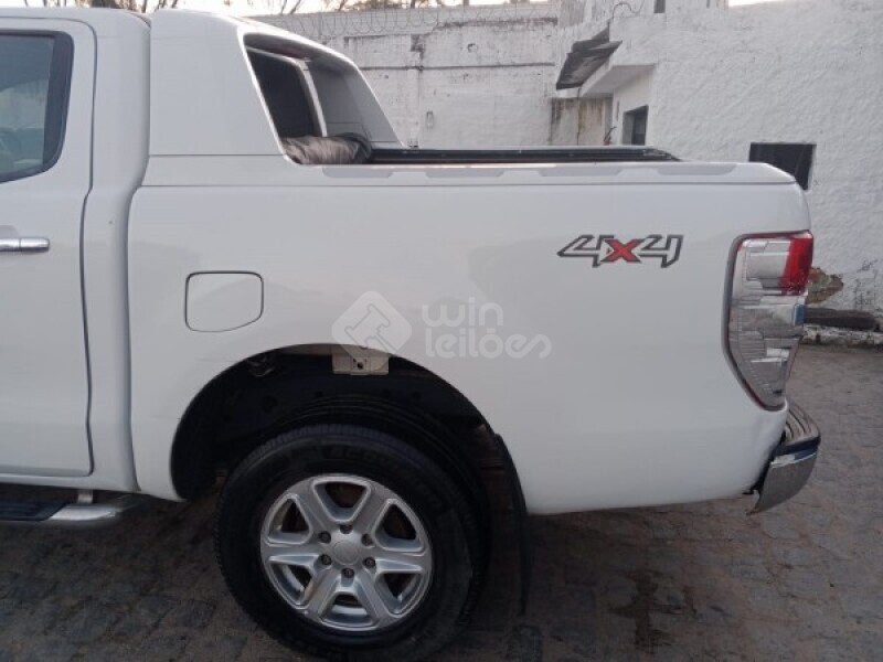 FORD/RANGER CAB.DUPLA LIMITED 4X4 3.2 20V TDCI AUT. — foto 12 de 25