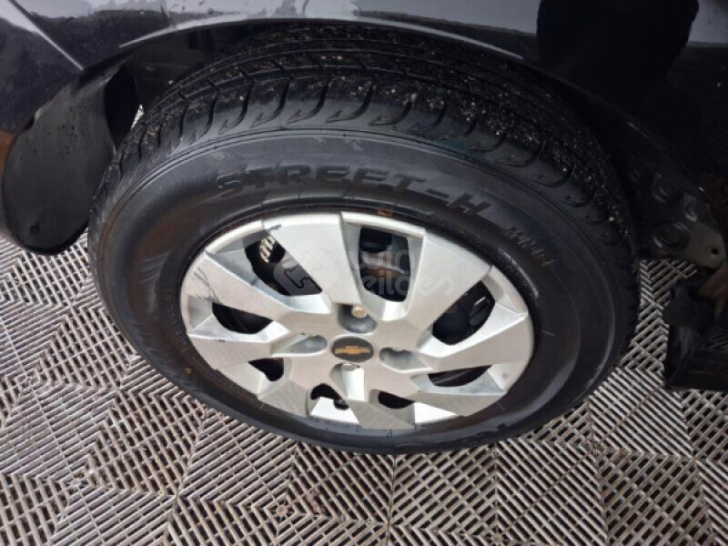 CHEVROLET/ONIX LT 1.0 8V SPE/4 MT — foto 23 de 26