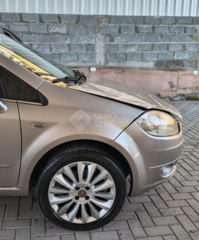 FIAT/LINEA ESSENCE 1.8 16V FLEX MT — foto 18 de 29