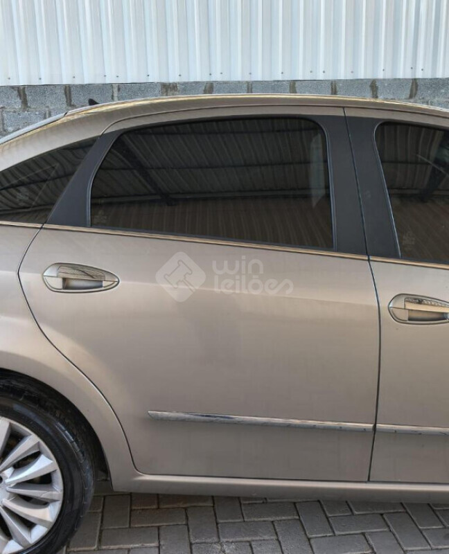 FIAT/LINEA ESSENCE 1.8 16V FLEX MT — foto 24 de 29