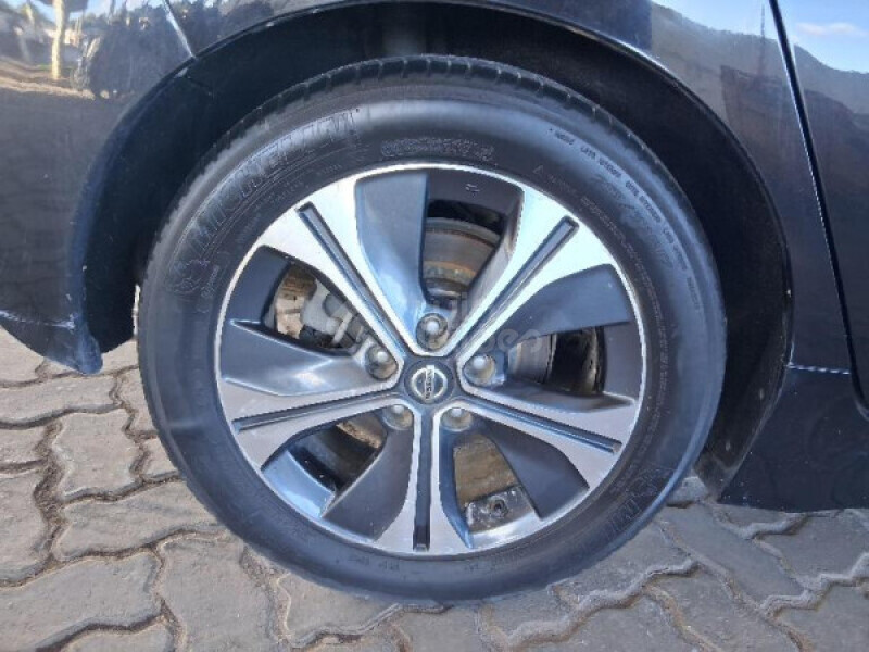NISSAN/LEAF TEKNA — foto 24 de 28