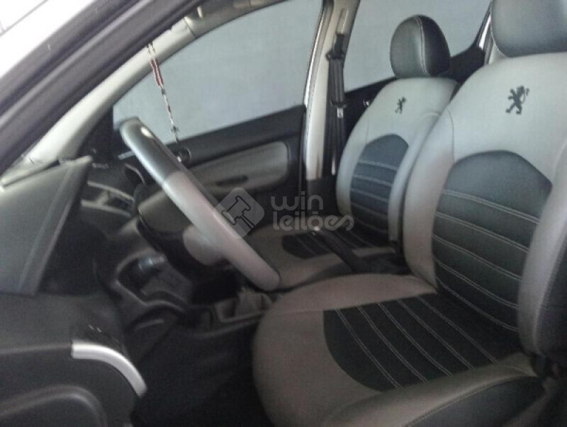 PEUGEOT/207 HATCH XR 1.4 8V(FLEX) — foto 7 de 25