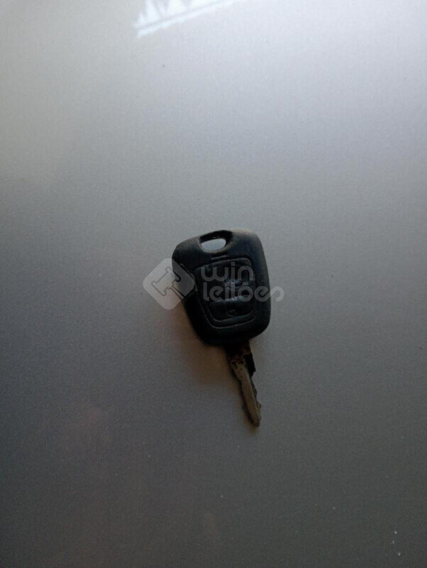 PEUGEOT/207 HATCH XR 1.4 8V(FLEX) — foto 10 de 25