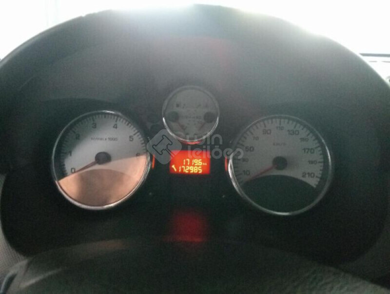 PEUGEOT/207 HATCH XR 1.4 8V(FLEX) — foto 14 de 25