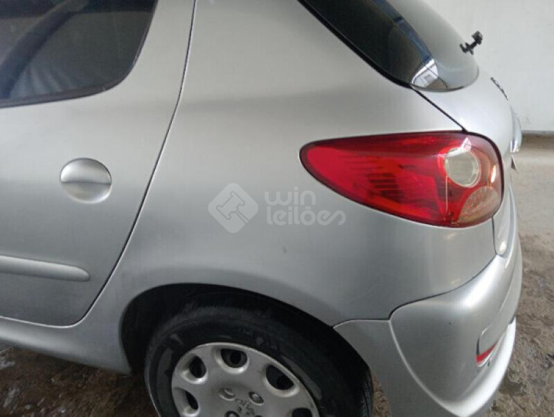 PEUGEOT/207 HATCH XR 1.4 8V(FLEX) — foto 17 de 25