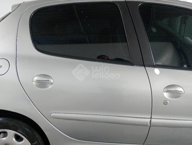 PEUGEOT/207 HATCH XR 1.4 8V(FLEX) — foto 22 de 25