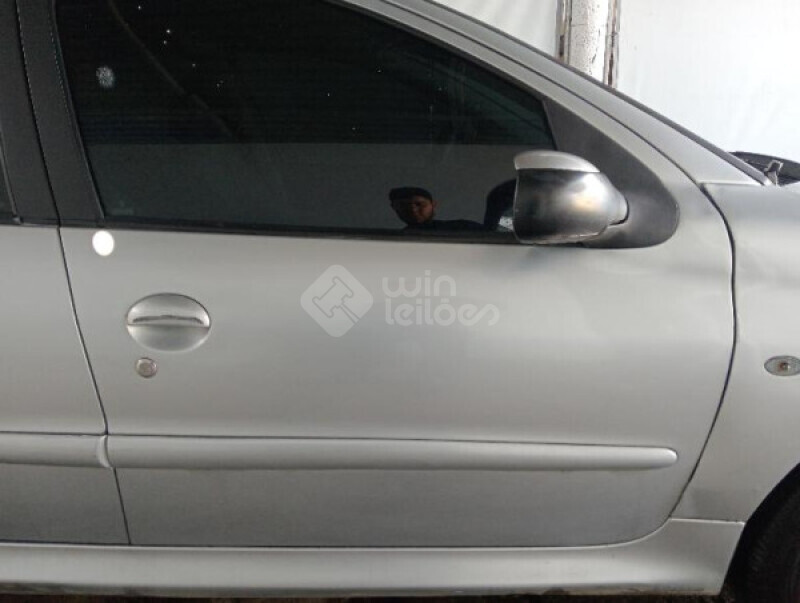 PEUGEOT/207 HATCH XR 1.4 8V(FLEX) — foto 23 de 25