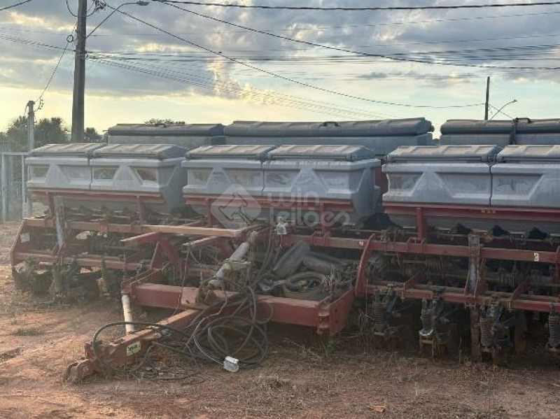 Plantadeira Semeato 13x50 - 2013 Lote 073