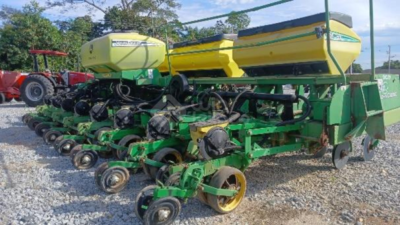 Plantadeira 2115 John Deere - 2011 Lote 079