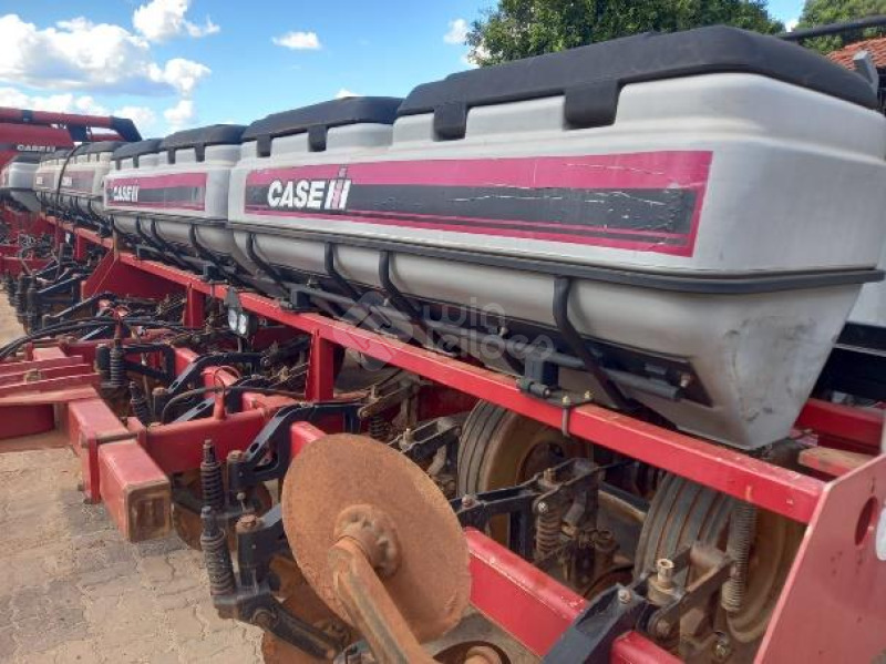 Plantadeira Easy Riser 2224 - 24 Linhas - 2016 Lote 081